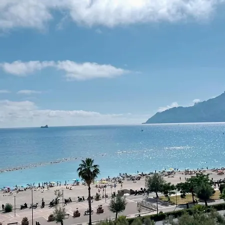 Le 3 Onde 300 Meters From The Daire Salerno