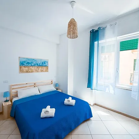 Apartment Le 3 Onde 300 Meters From The Salerno